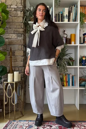 Oxford Stretch Herringbone Box Pleat Pant Pebble